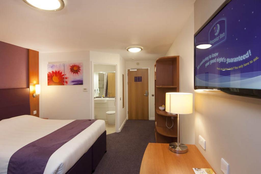 Dundee East Premier Travel Inn מראה חיצוני תמונה