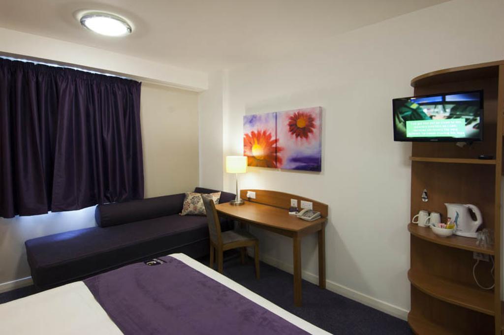 Dundee East Premier Travel Inn מראה חיצוני תמונה